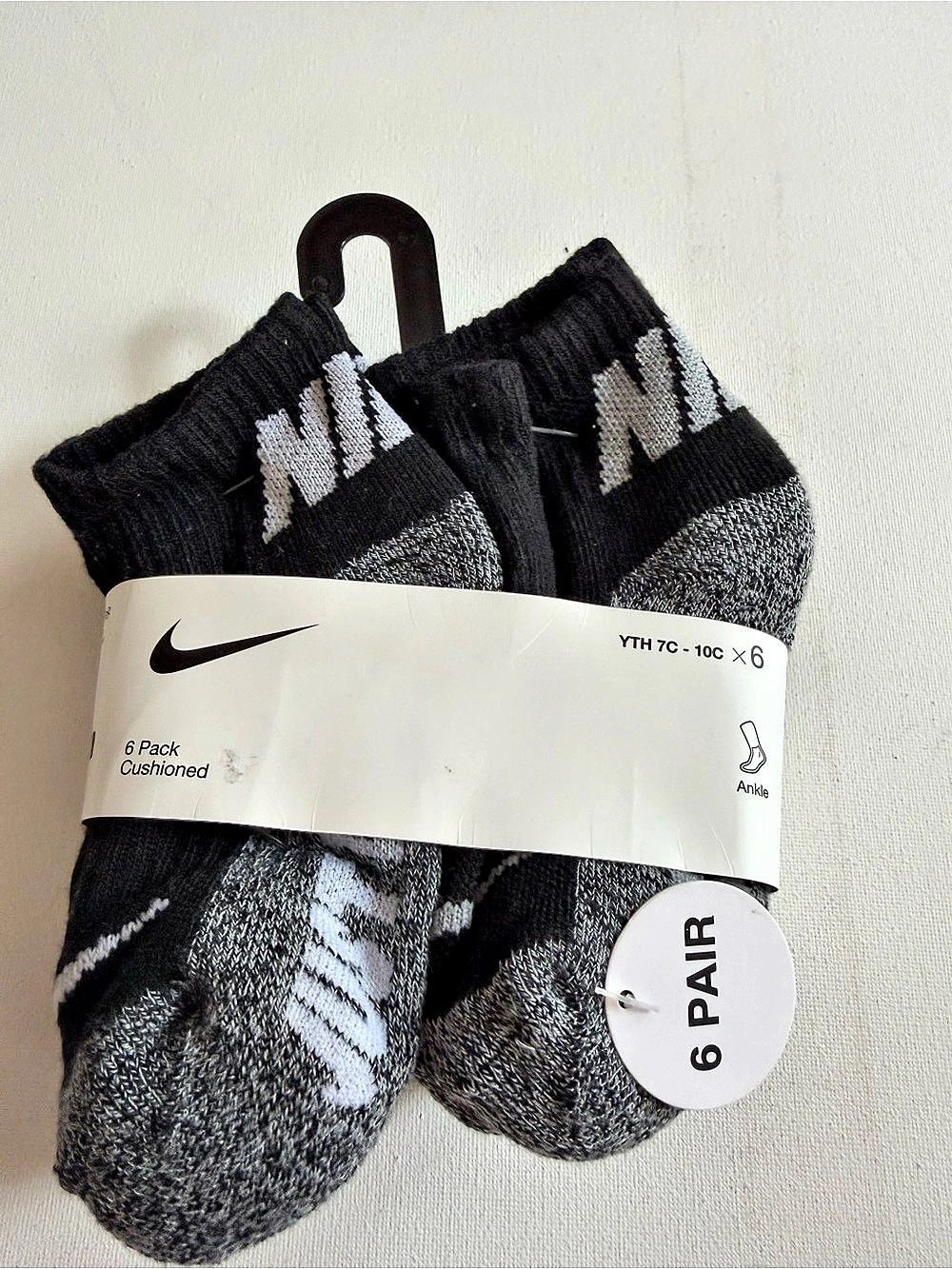 Nike Cushioned 6-Pack Crew Socks Cushioned Crew Socks Boys 4-5 NWT
